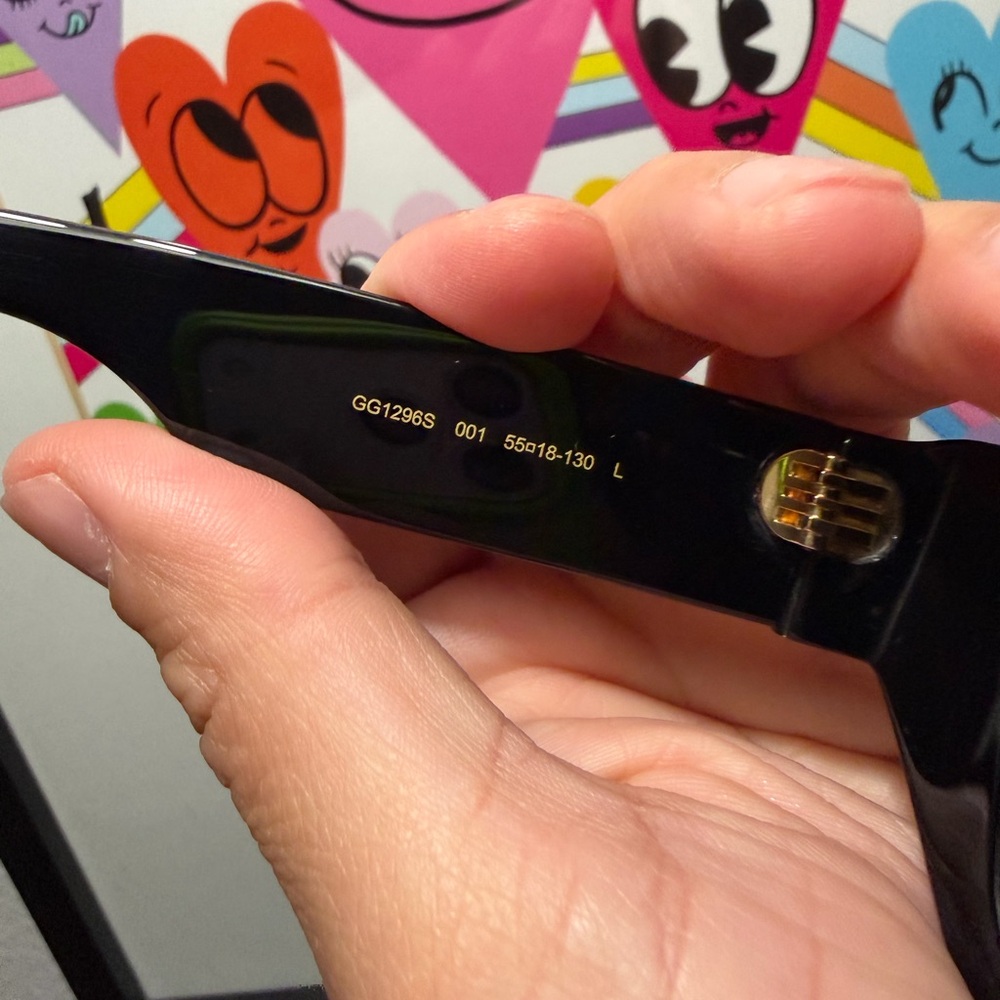 Gucci Wayfarer Sunglasses - Picture 5 of 6